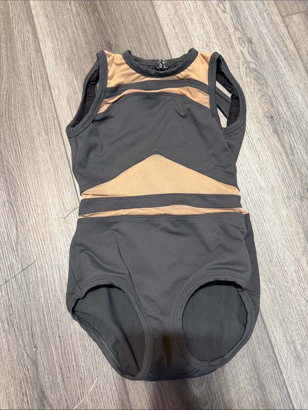Sleeveless Women’s Mesh-Panel leotard